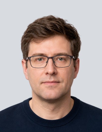 Photo prepared for the Netherlands passport photo, at the required size